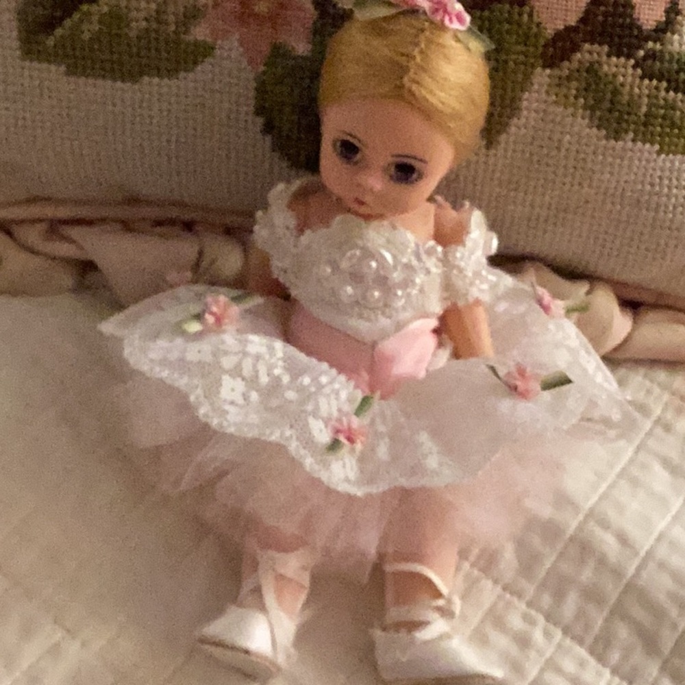 MADAME ALEXANDER collectible retired ballerina 8” doll.  Breathtaking.